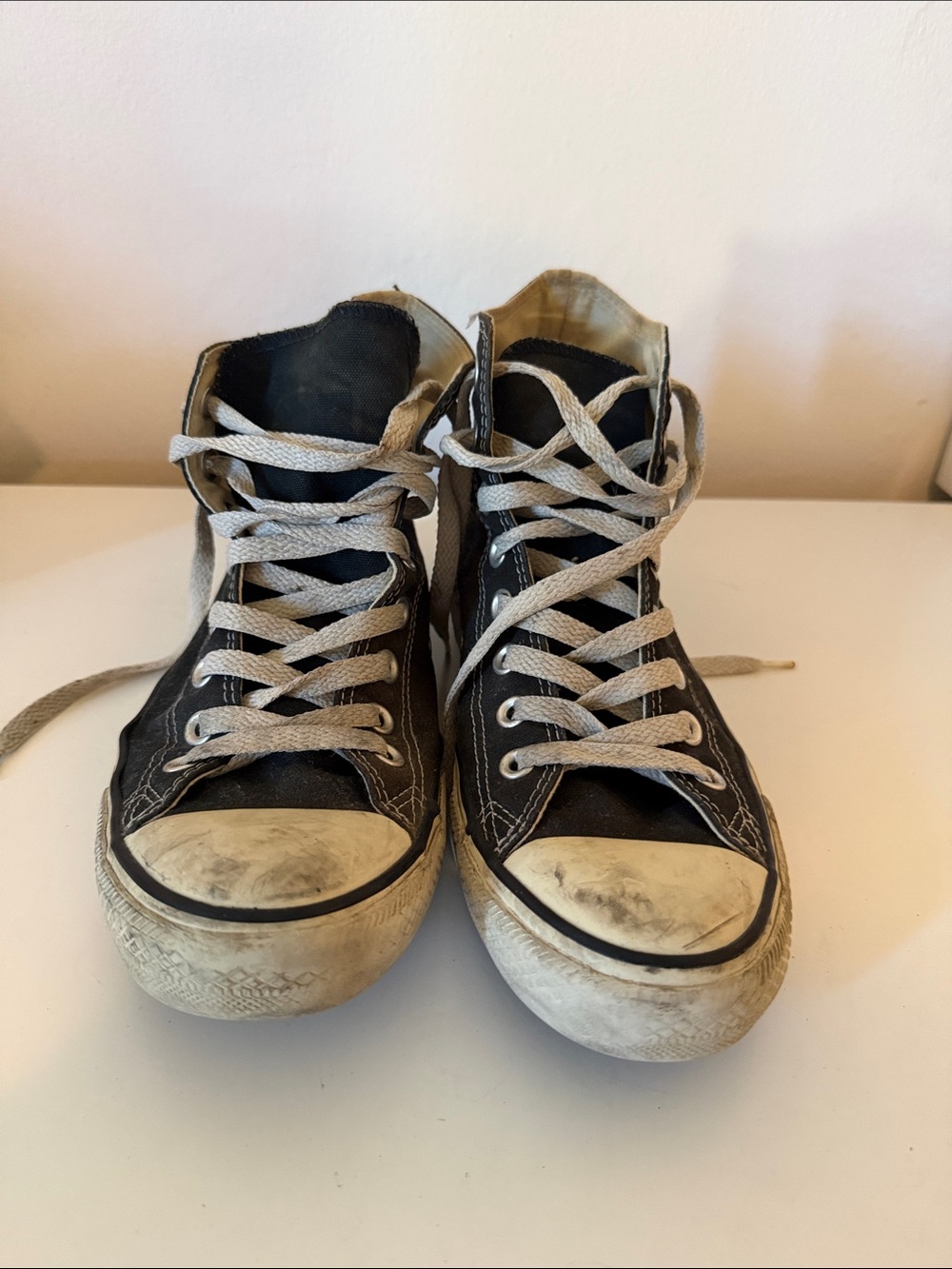 Converse Chuck Taylor All Star Sneakers - Men’s 7 / Women’s 9